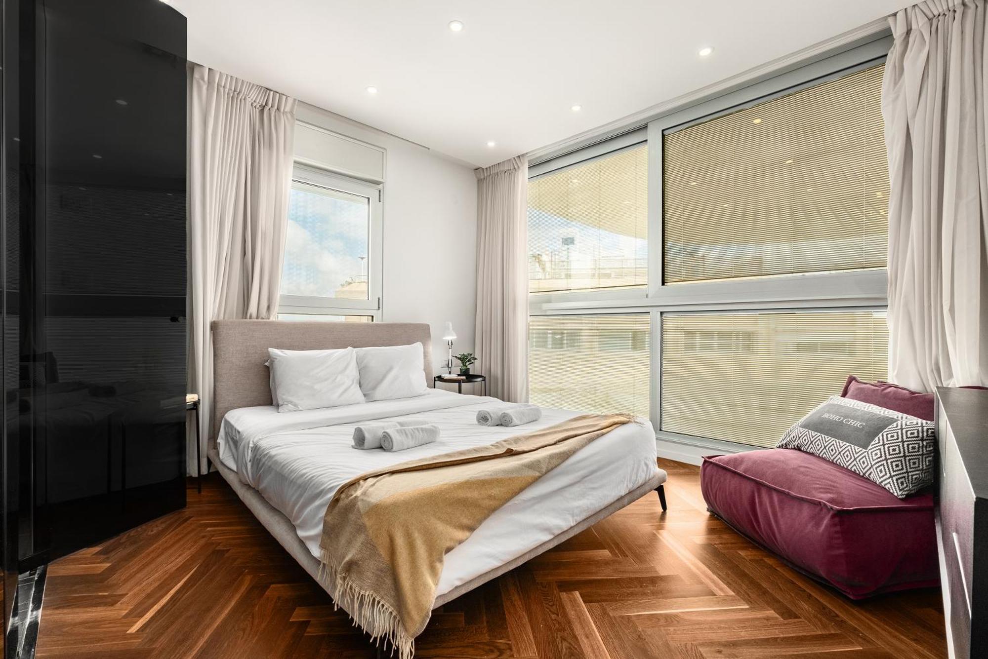 Penthouse 3Br + Roof Top + Parking - On The Beach Haifa Exteriör bild
