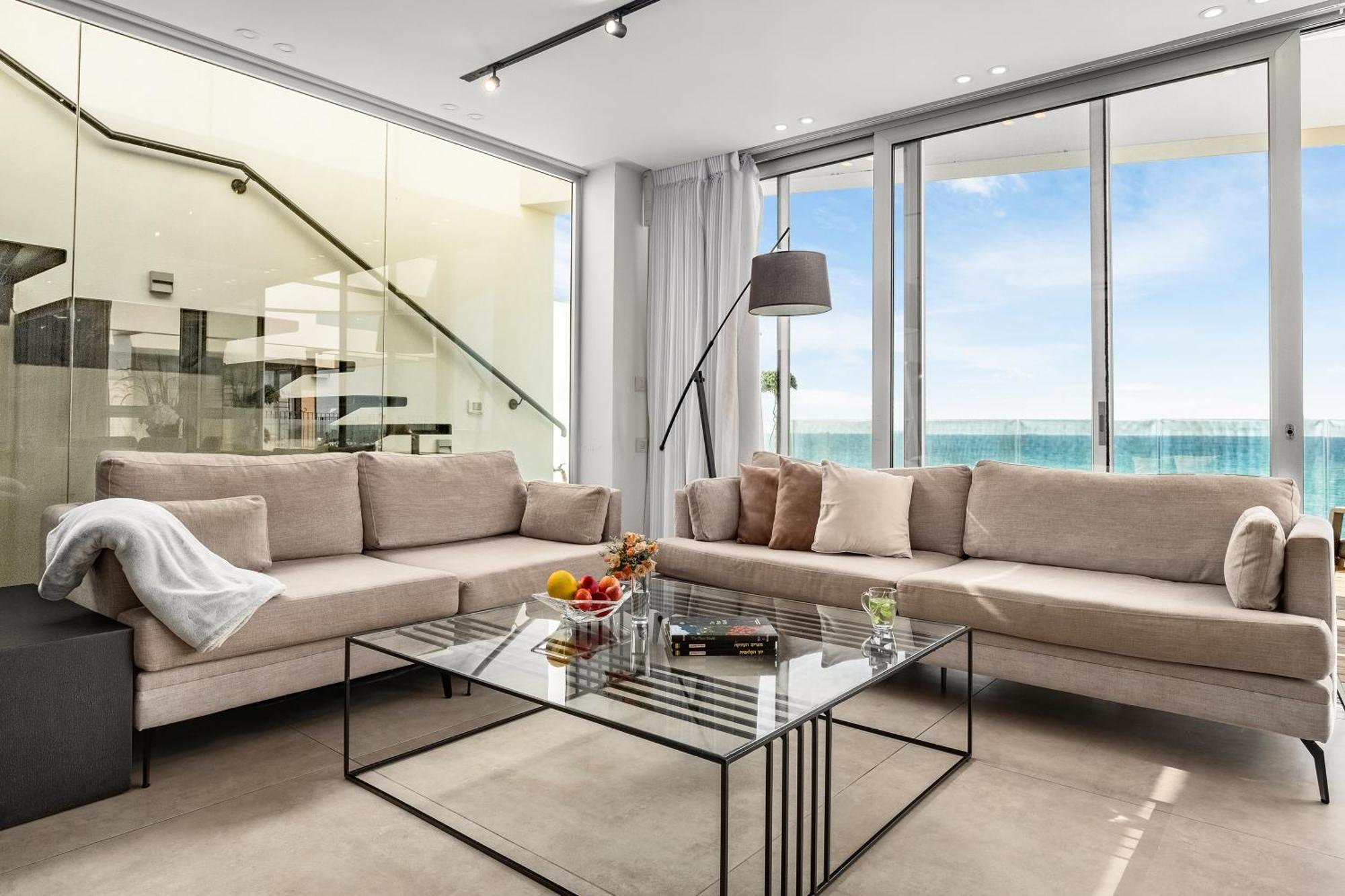 Penthouse 3Br + Roof Top + Parking - On The Beach Haifa Exteriör bild
